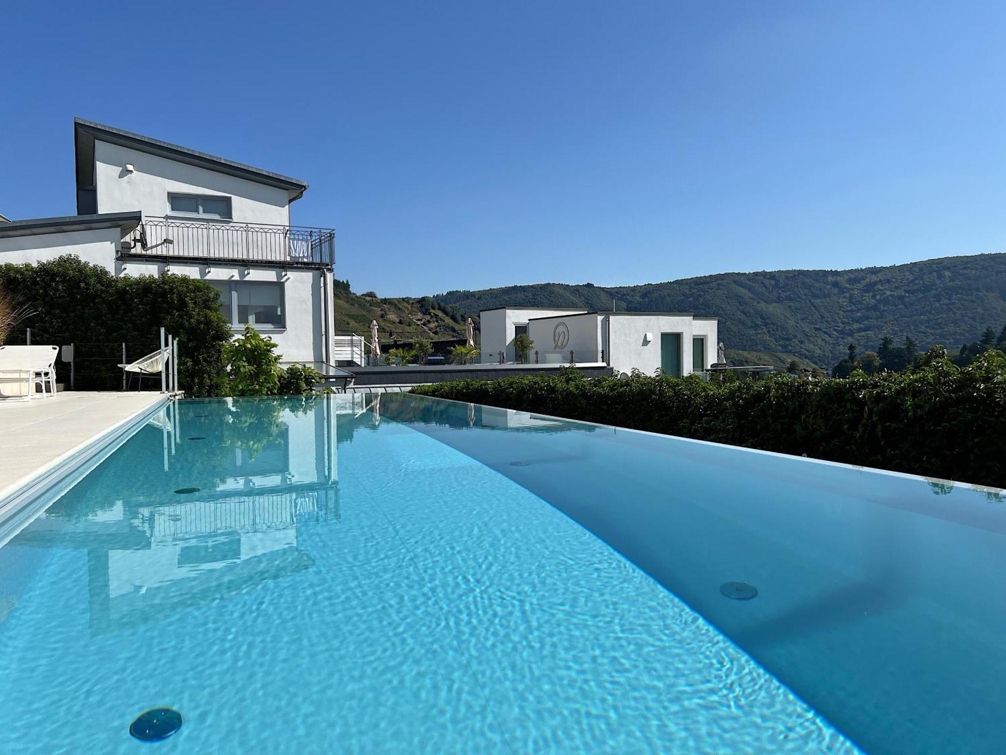 Hotel Weingut-aparthotel Olinger 5*
